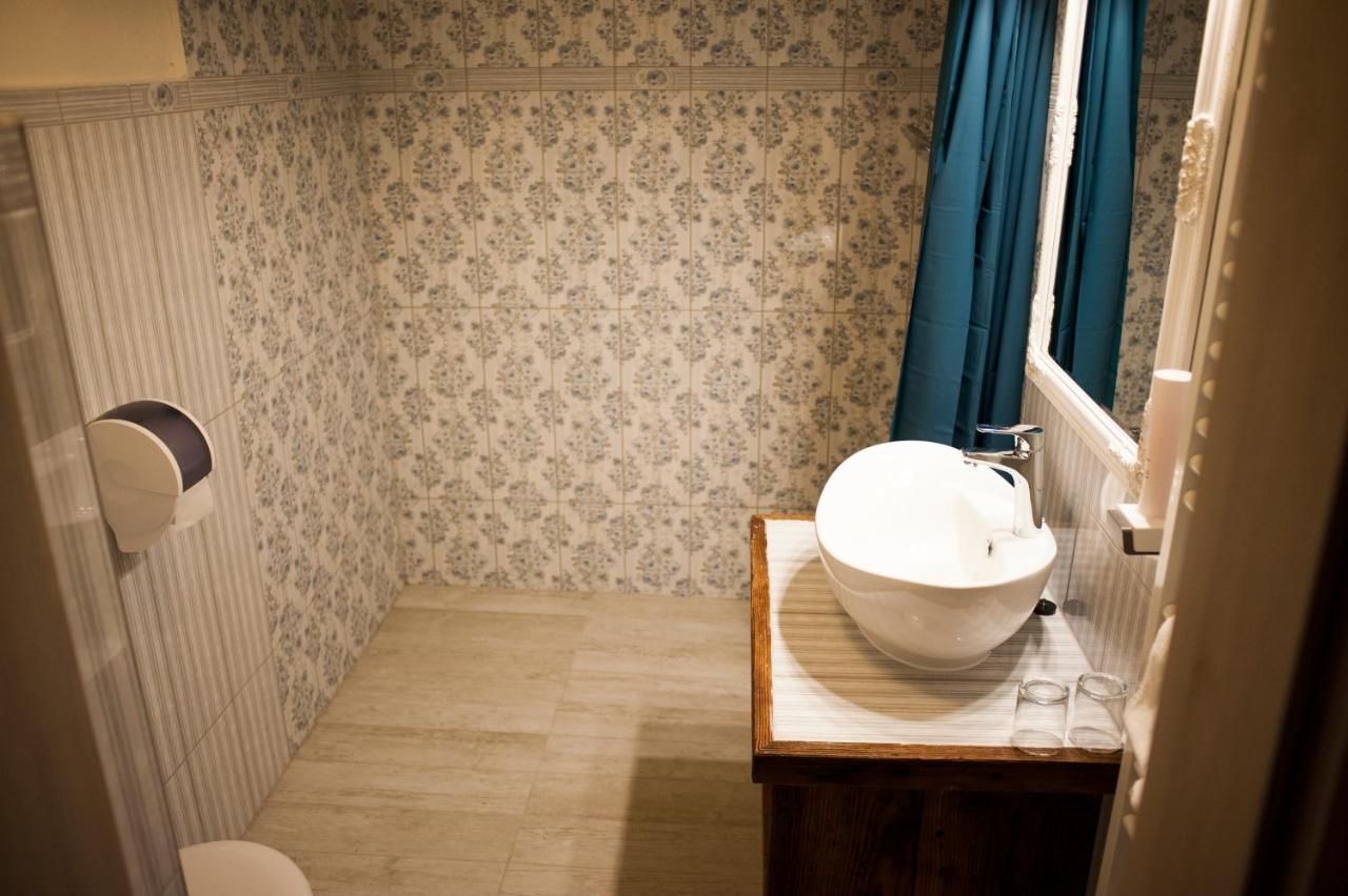 Pajta Apartman Es Vendeghaz Tata Exterior foto